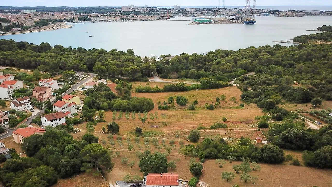Luxury Apartments Lotus&Lovor Pula 0*,  Croatia