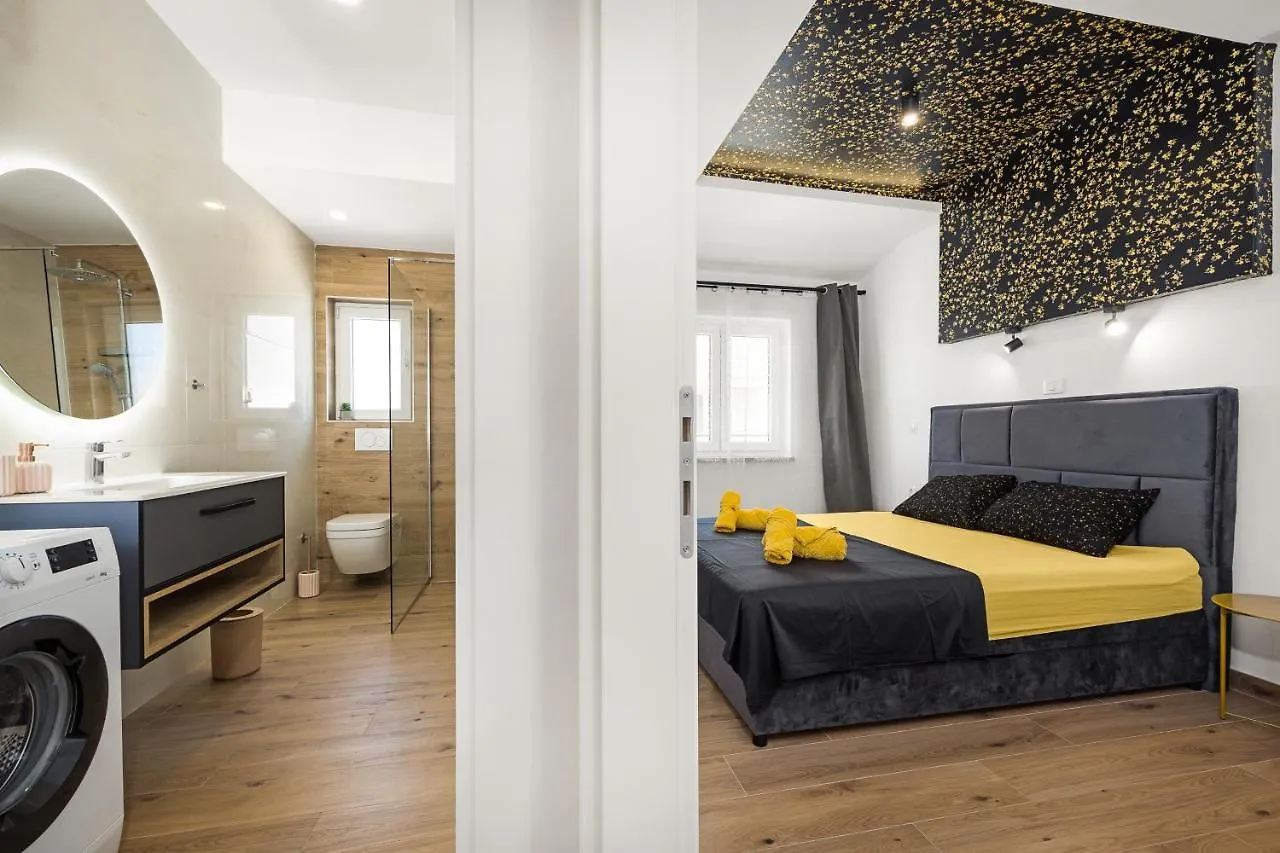 Luxury Apartments Lotus&Lovor Pula 0*,  Croatia