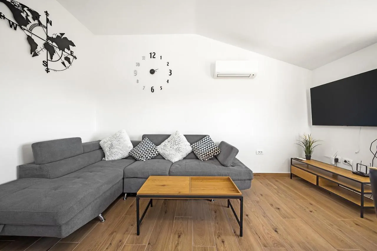 Luxury Apartments Lotus&Lovor Pula 0*,