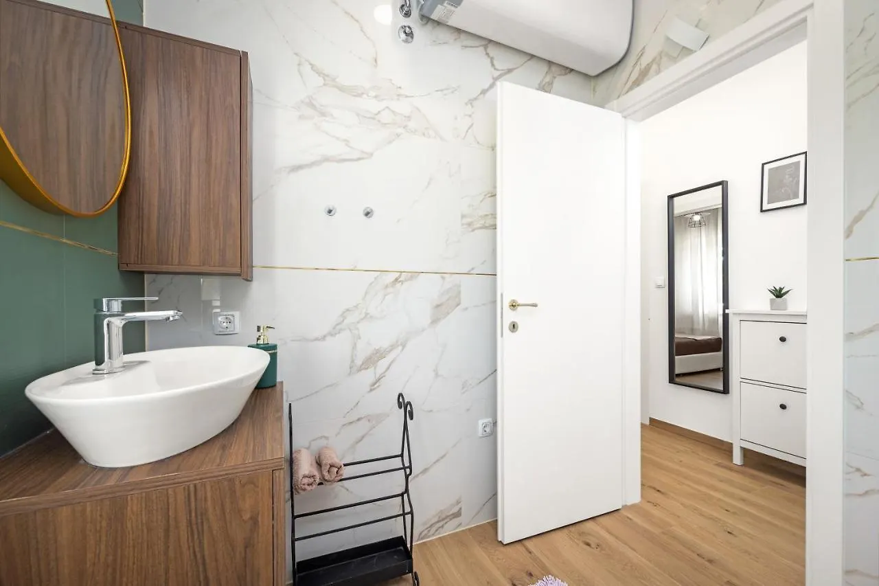 Luxury Apartments Lotus&Lovor Pula 0*,  Croatia